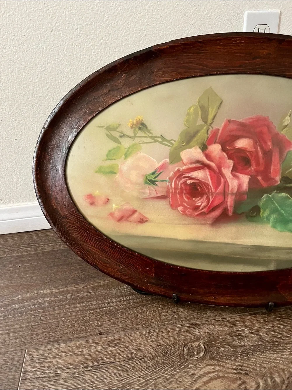 Vintage Oval Floral Artwork Pink And Red Roses Set Within Dark Wood Frame 15/23”